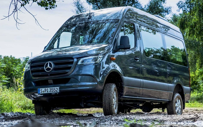 2023 Mercedes Benz Sprinter Blue Front View 1 16467936324801598080377 Crop 1646793663555241736900