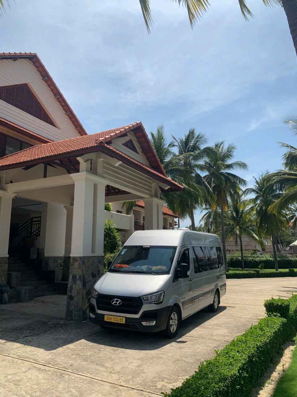 Thuê xe 16 chỗ chở họ hàng đám cưới