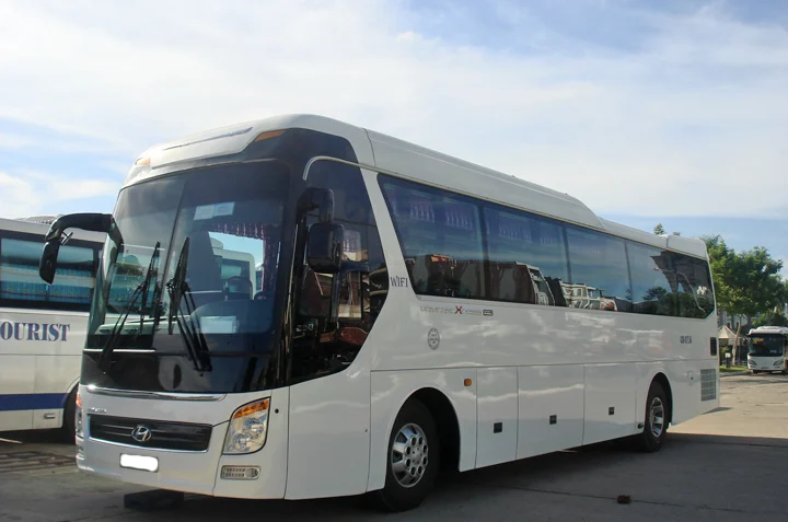Cho Thue Xe Hyundai Universe 45 Cho Tai Sai Gon Du Lich Viet