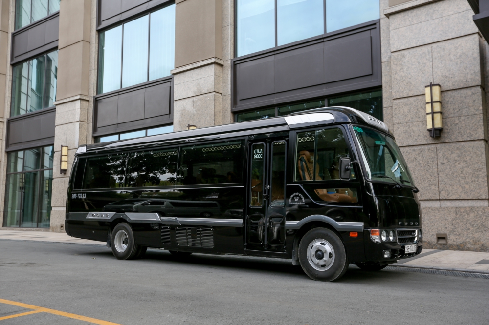 Thuê xe cưới Limousine hạng sang đón khách VIP